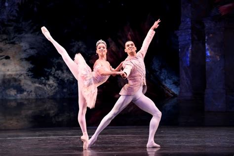 Glistening Birmingham Royal Ballets Reinvigorated Nutcracker