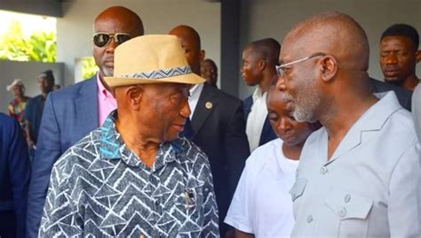 PRESIDENT BOAKAI VISITS SPEAKER FONATI KOFFA FOLLOWING FIRE OUTBREAK