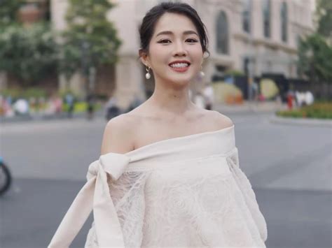 Nhan sắc bánh cuốn của hot girl Sài thành từng hợp tác với Sơn Tùng
