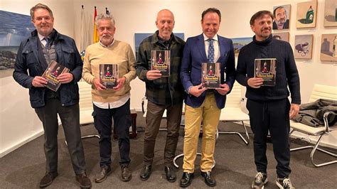 El Lucense Jos Besteiro Presenta Su Libro Sobre Francisco Umbral En La