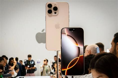 iPhone 16 Pro Max quá hot màu titan sa mạc cháy hàng tại Việt Nam có
