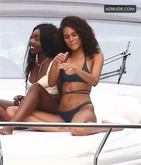 Cindy Bruna Sexy In A Bikini With Other Girls On A Yacht In Miami AZNude