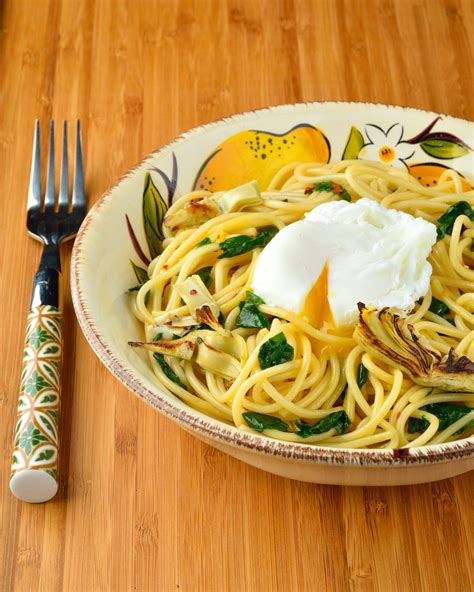 Spaghetti With Vegetables And Poached Egg In Chile Lemon Sauce Share The Pasta Recipe