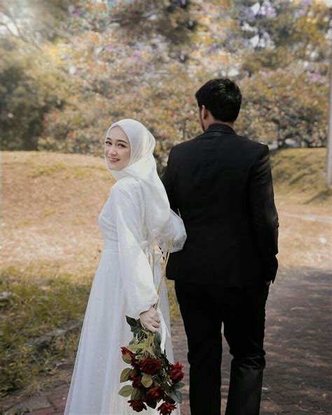 Pin Oleh Tantidwil Di Couple Photography Poses Pose Prewedding