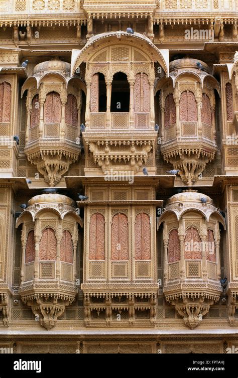 Haveli architecture details hi-res stock photography and images - Alamy