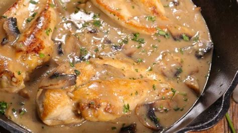 Blancs de poulet crémeux aux champignons