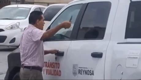 VIDEO Choca a Tránsitos de Reynosa y luego los amenaza con cuchillo