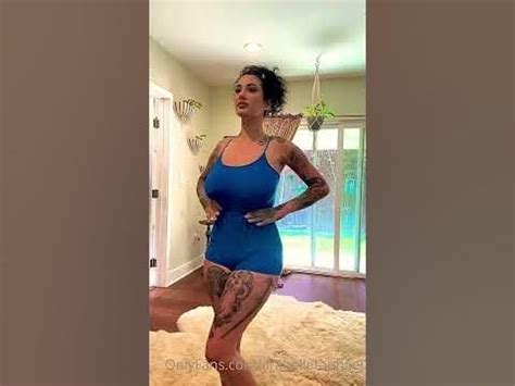 Hot Sexy Arabelle Raphael Bikini Pics