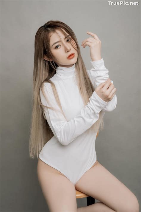 Vietnamese Sexy Model Nguyen Thi Bao Yen My Color Lingerie Collection
