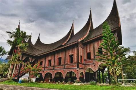 Tahan Gempa Ternyata Inilah 3 Rumah Adat Khas Sumatera Barat Yang Kuat