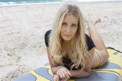 Bikini Model Angie AI Enhanced StandUpPaddleBoard 008 Topaz Sharpen Faceai Porn Pic