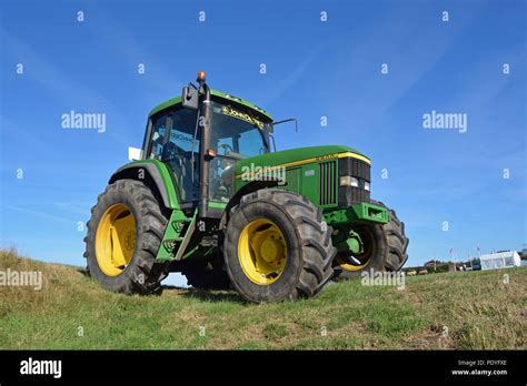 John Deere 6800 Tractor Stock Photo Alamy