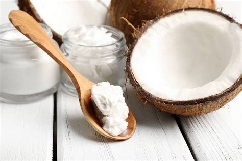 5 DIY Coconut Oil Treatments To Try This Winter