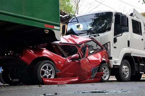 Lista Imagen De Fondo Fotos De Choques De Autos Leves Cena Hermosa