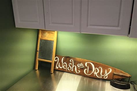 Diy Wash And Dry Laundry Room Sign With Reclaimed Wood And Rust