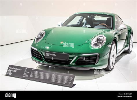 Stuttgart Germany Sep 2019 Irish Green Porsche 911 Carrera S 2017