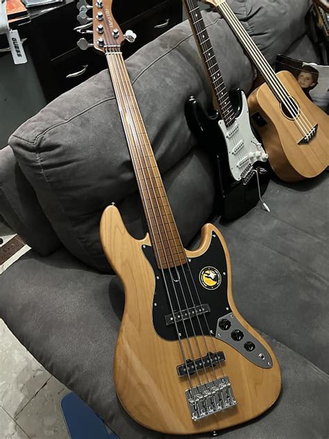 Sire V5 Alder Fretless 2022 Natural Reverb