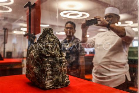 Pameran Artefak Peninggalan Nabi Muhammad Saw Antara Foto