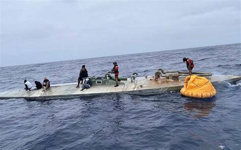 Marina Asegura Semisumergible Con Toneladas De Coca Na El Sol De