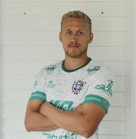 Parente Do Goleiro Do Tetra Da Sele O Brasileira Volante Do