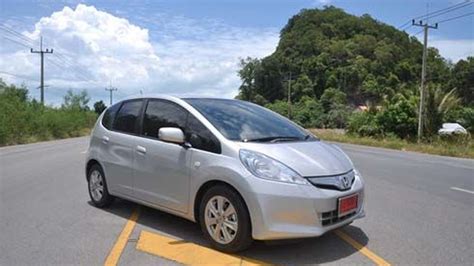 รีวิว Honda Jazz Hybrid ฮอนด้า แจ๊ส ไฮบริด ขับทดสอบกว่า 1 600 กิโลเมตร รีวิวรถยนต์