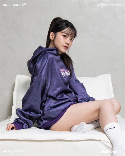 不正經製作 | UNSERIOUS X 優娜UNA 大家的DREAMGIRL UNA聯名系列 預售起跑 預計於農曆年前完成出貨，所以首批預售有