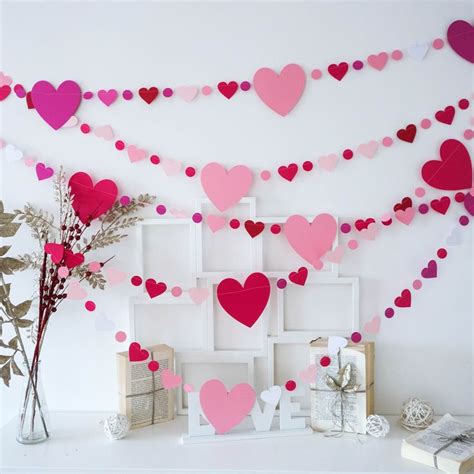 Valentine S Day Decorations With Pink And Red Paper Hearts