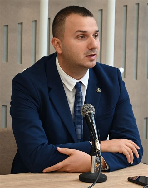УНСС :: Красимир Вълчев, председател на Комисията по образование и ...