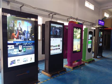 High Brightness Waterproof Standing Lcd Display Media Digital Signage