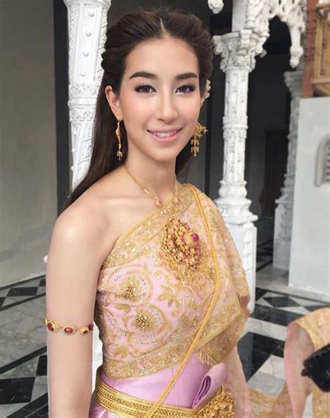 Pin De Lakkana Rachiwong Em Thai Tradition Dress