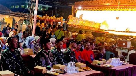 Foto Bentuk Rasa Syukur Warga Desa Brangkal Gresik Gelar Sedekah Bumi