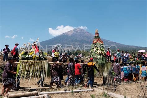 TRADISI GREBEG AGUNG LIYANGAN ANTARA Foto