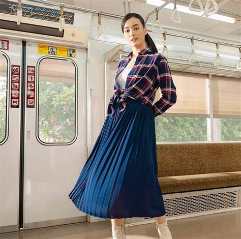 Hot Sexy Mawar Eva De Jongh Bikini Pics