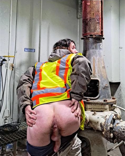 Do Y All Fuck With Dudes Who Wear Florescent Vests To Work Nudes