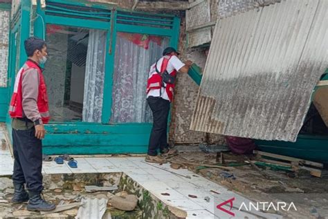 Bpbd Cianjur Catat Seratusan Rumah Rusak Akibat Puting Beliung Antara