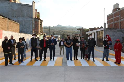 Jos Luis T Llez Inaugur La Pavimentaci N De La Calle Constancia De La