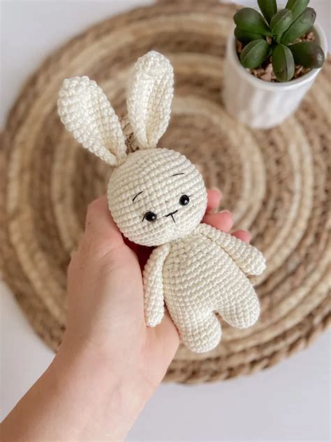 7 patrons gratuits de lapins au crochet pour Pâques Craftalogue