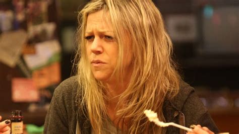 It's Always Sunny's Kaitlin Olson Really Ate An Entire Cake For The ...