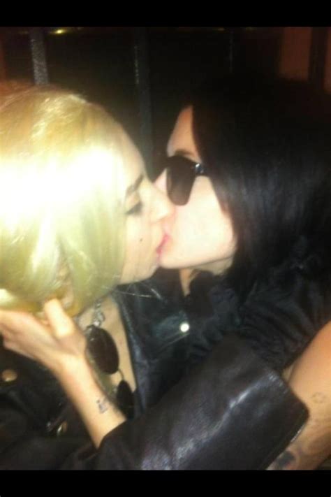 Gaga Kissing A Girl Lady Gaga Photo 31423508 Fanpop