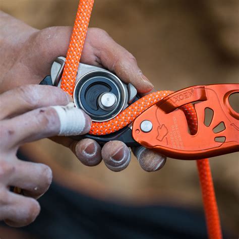 Discover Petzl S Neox New Assisted Braking Belay Device