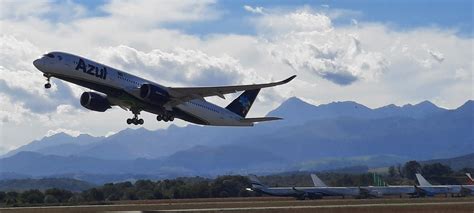 Veja Fotos E V Deos Do Primeiro Airbus A Da Azul