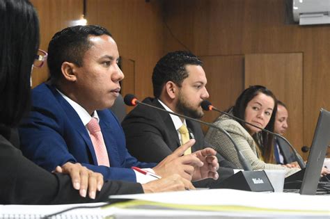 Sessão da Câmara terá análise de projetos de lei e de emenda à lei