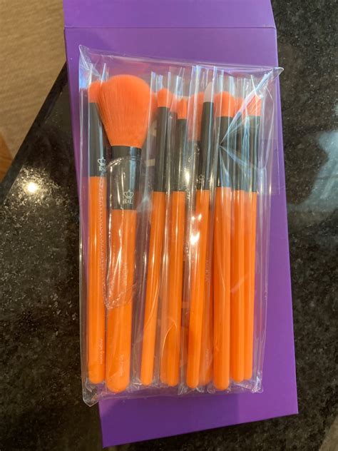 Amazon.com: MODA 12 PC Neon Kit - Includes face & eye brushes (Orange