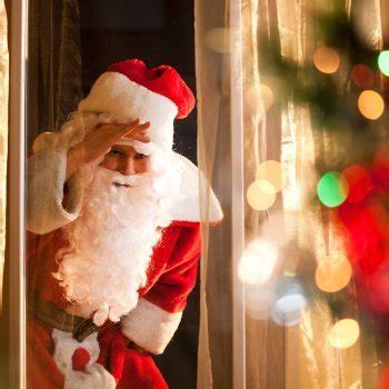 Villancicos populares para niños bailados por Papá Noel