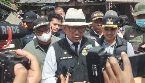 Gubernur Jabar Janji Bangun Jembatan Roboh Akibat Banjir Bandang