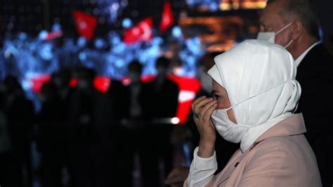 Emine Erdoğandan 15 Temmuz Paylaşımı Vatan Uğruna Verilen Asil Mücadeleyi Asla Unutmayacak