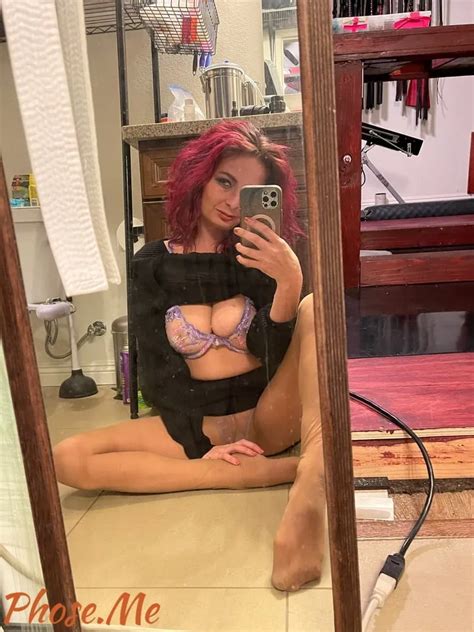 Horny Milf Ashley Taking Pics In Tan Pantyhose Nude Pics XHamster