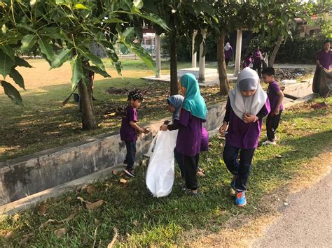 PROGRAM GOTONG ROYONG PERSATUAN PENDUDUK TAMAN DESA MAJU SITIAWAN PADA