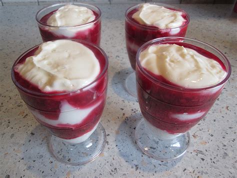 Mascarpone Quark Traum Mit Roter Gr Tze Von Hannover Girl Chefkoch De