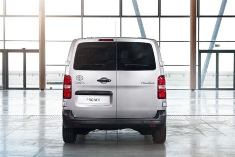 2016 Toyota Proace Van Is Ready to Get the Job Done - autoevolution